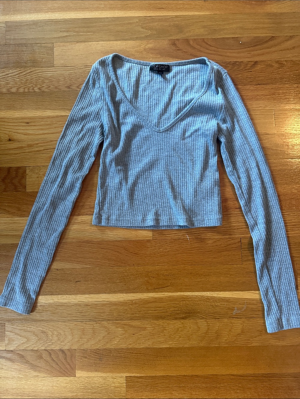 Topshop Light Gray Ribbed V-Neck Long Sleeve Crop Top